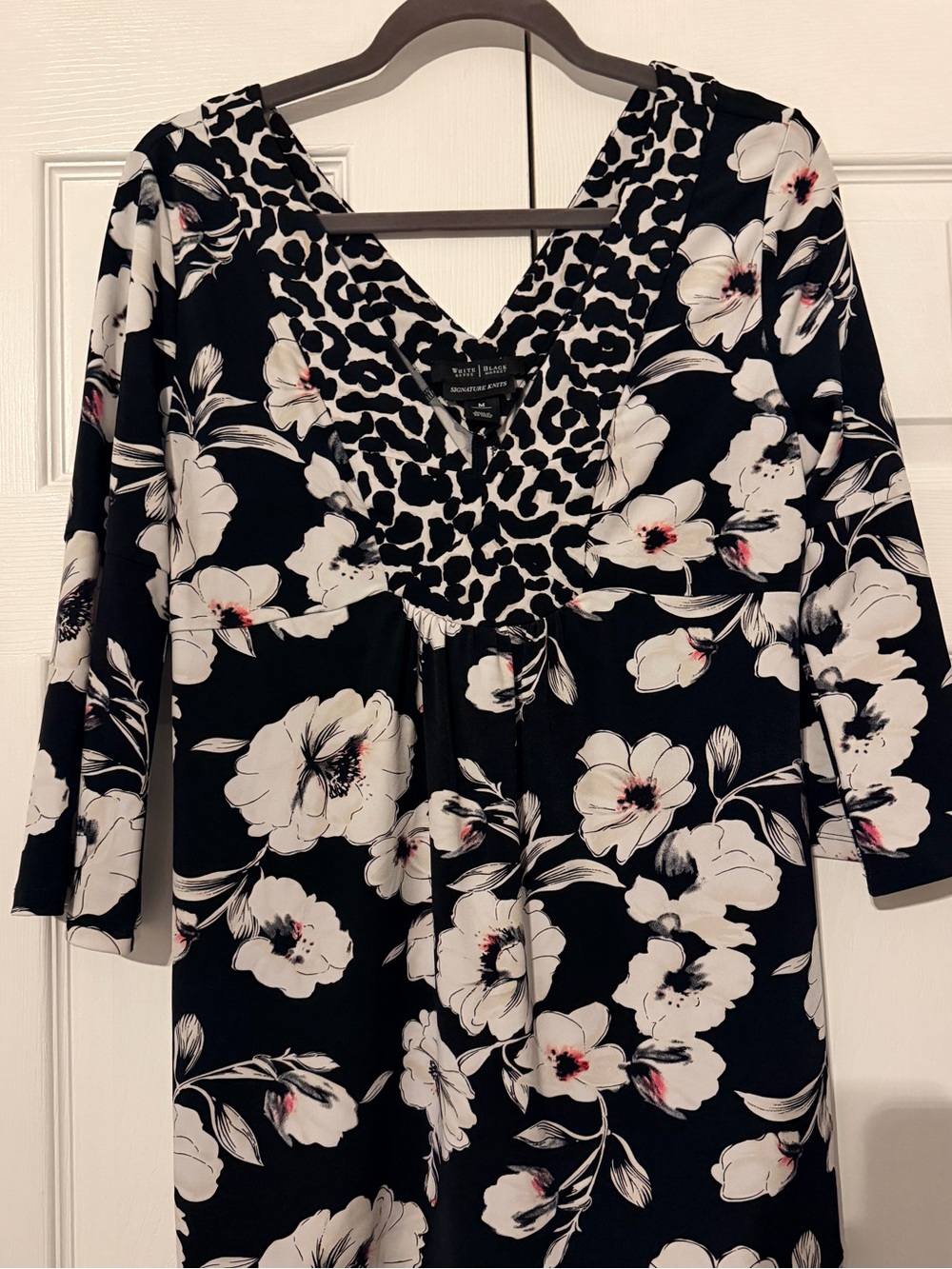 Black and White Floral V‑Neck Tunic with Leopard Trim